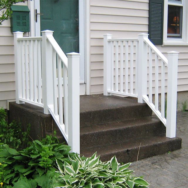 Biała balustrada z PVC na zewnątrz